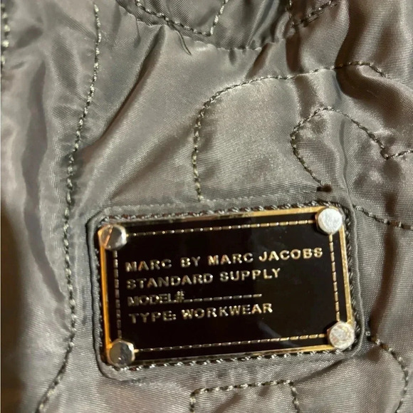 Marc by Marc Jacob’s gray quilted nylon hobo handbag - Picture 4 of 8